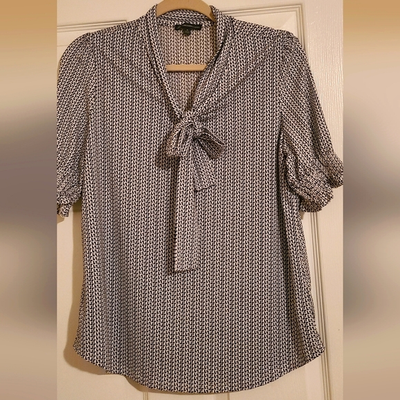 Women's Blouse - Picture 1 of 5